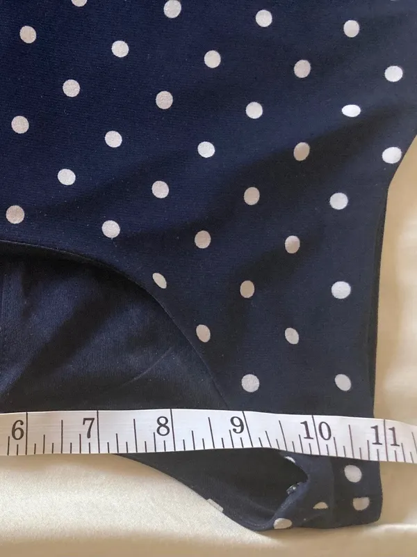 Anne Klein women's size 4 navy blue and white polka dot sleeveless dress - Image 9