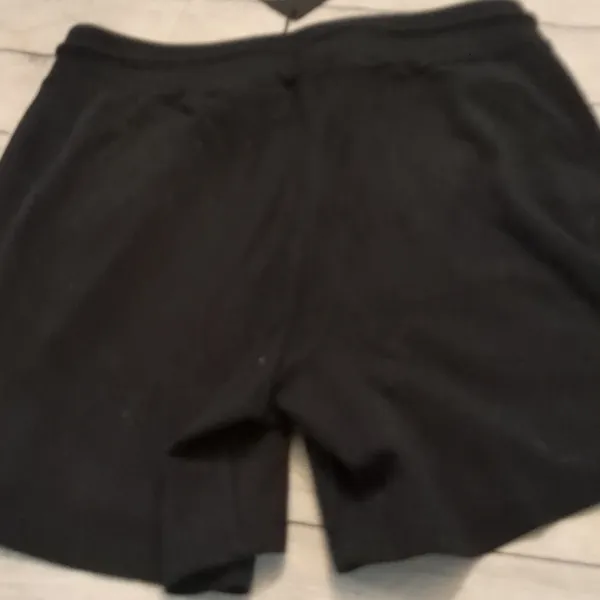 Alphalete essential core  black shorts size large - Image 5