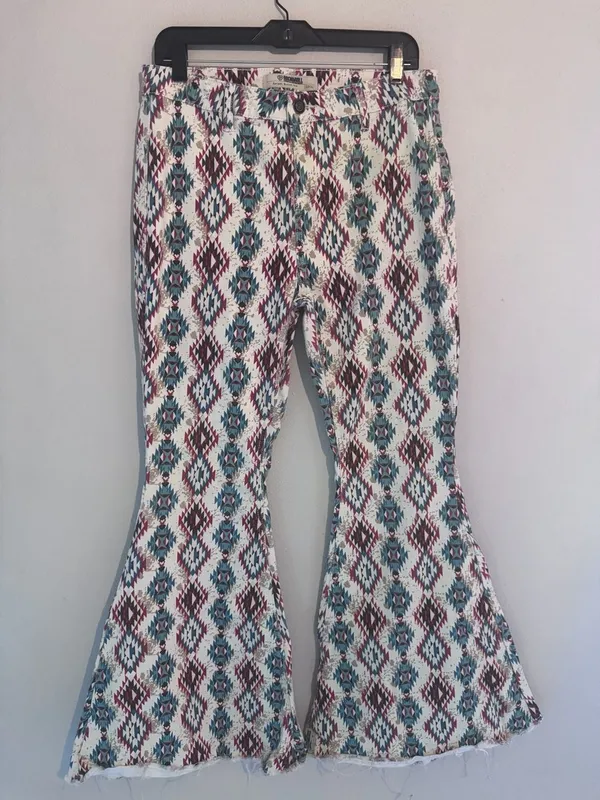 Rock & Roll Denim Aztec Print Bargain Button Bell Bottom Jeans Size 32x32 - Image 3