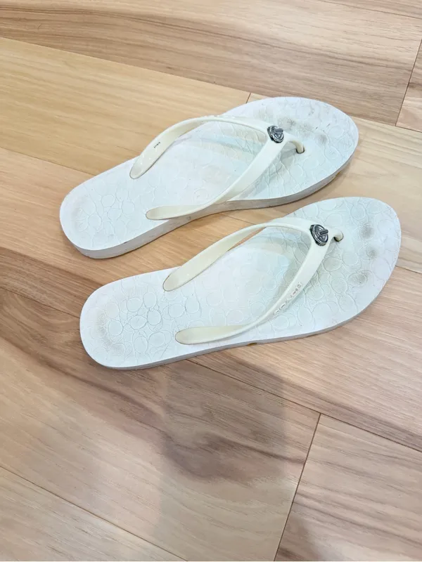 Coach cream White Sz 7.5 flip flops #summer #y2k - Image 7
