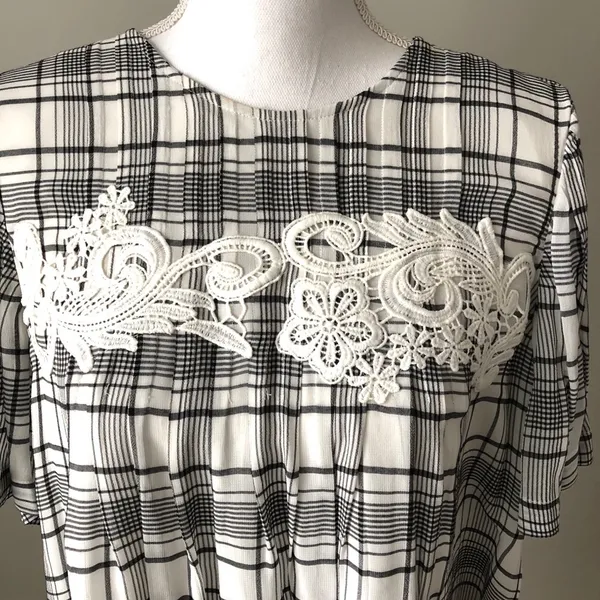 LOFT | Plaid Lace Applique Swing Dress Sz M - Image 3