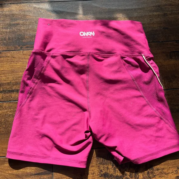 Old navy active bike shorts - Image 3