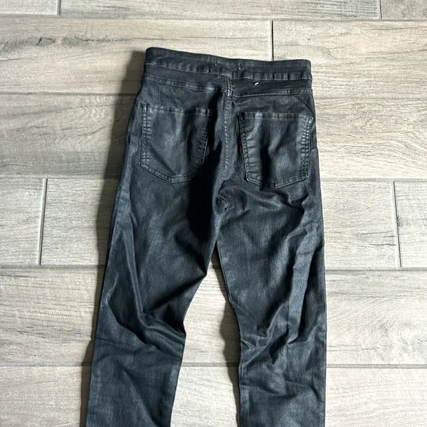 Zara woman coated black pants - Image 6