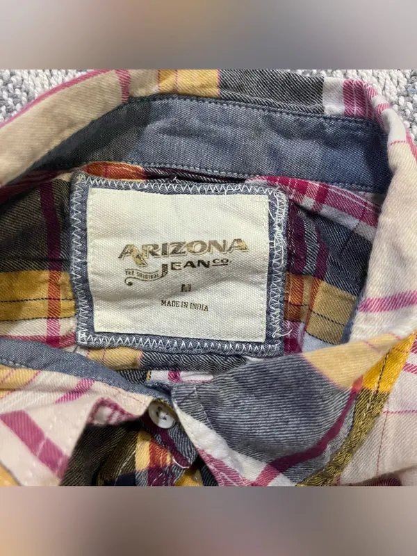 Arizona Jeans Women’s Plaid Button Up Shirt Medium - Image 6