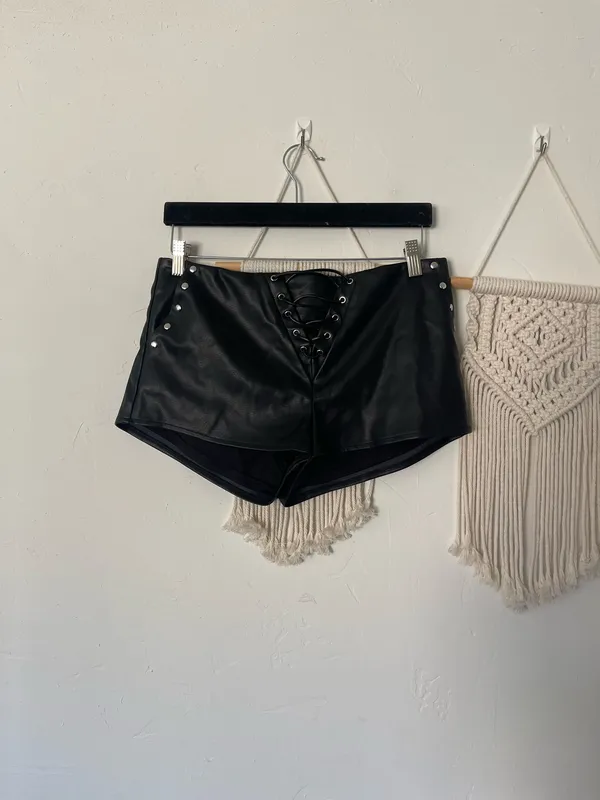 Superdown Mada Faux Leather Micro Shorts - Image 2