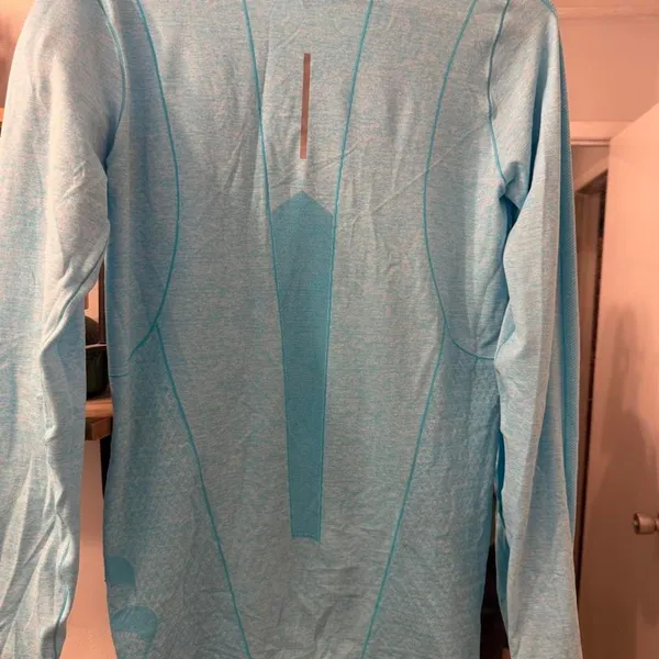 Nike Women's Blue Shirt - Image 6