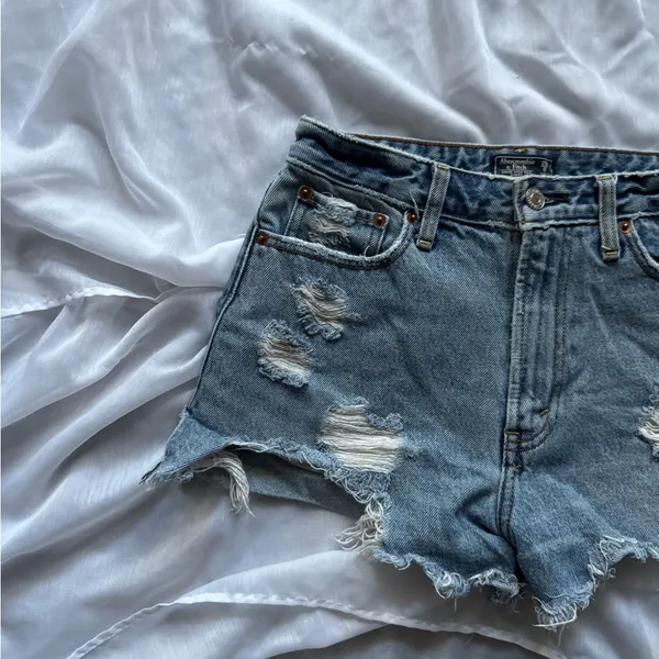 Abercrombie & Fitch Annie High Rise Short - Image 3