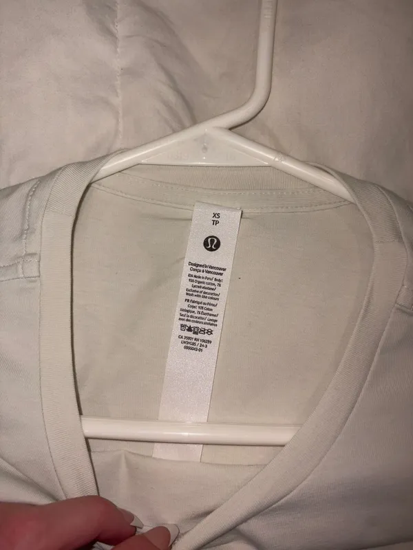 Lulumari nwot lululemon organic cotton long sleeve crew neck shirt - Image 3