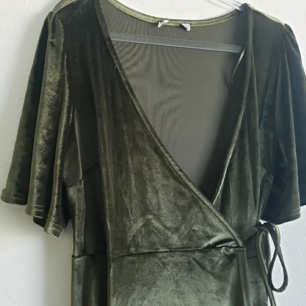 Baltic Born Katelyn Velvet Wrap Maxi Dress New Without Tags - Image 6