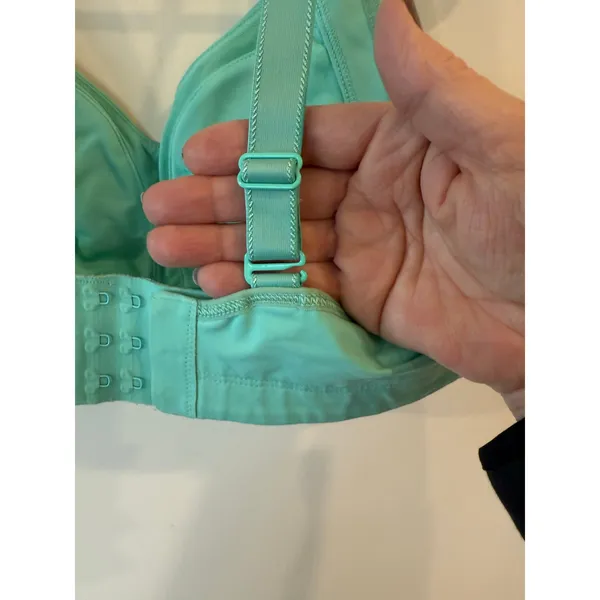 Lululemon Ta Ta Tamer II Adjustable Bra Mesh Trim (C-E cup) Size 34C Athleisure - Image 6