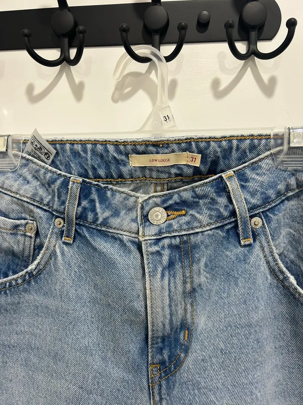 Levi’s Jeans Low Loose - Image 2