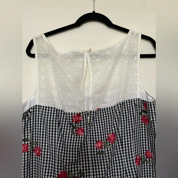 Karl Lagerfeld Paris Gingham Floral Embroidered Dress,‎ Size 14 - Image 5