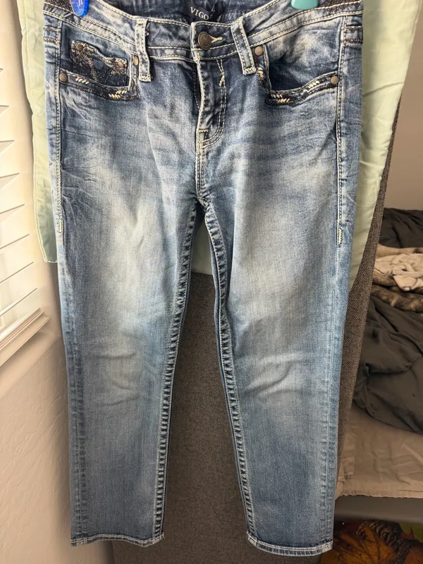 Vigoss Dallas Capri Jeans – Embellished Pockets Size 7/8 - Image 2
