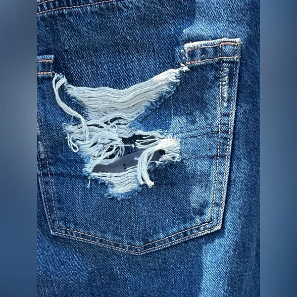 American Eagle outfitters Distressed & Ripped HIGH RISE MOM JEANS NWT - Image 8