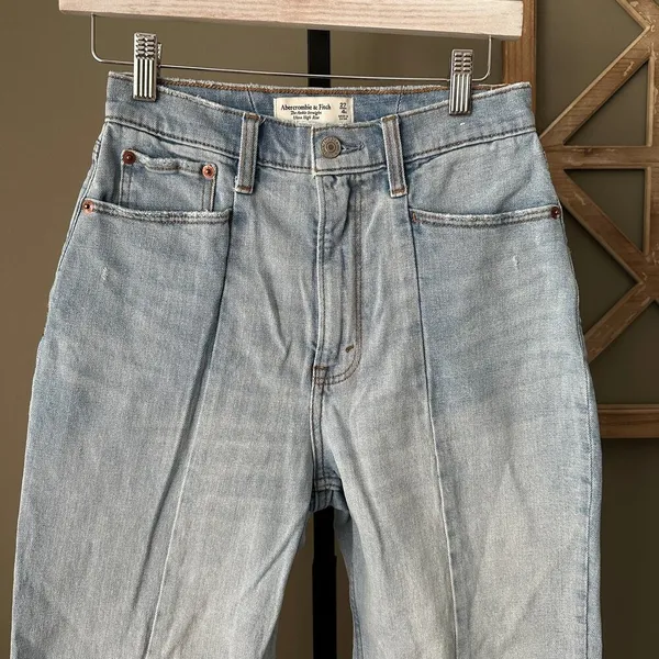 Abercrombie & Fitch Curve Love Ankle Straight Ultra High Rise 27 /4 - Image 2