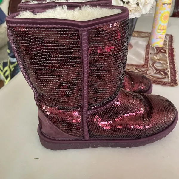 UGG Purple Port Short Sparkle Uggs- Size 5 - Image 3