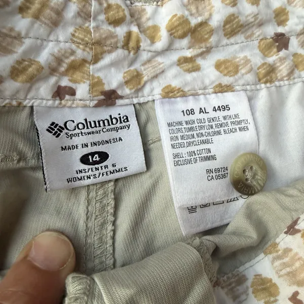 Columbia Women's Beige Hiking Cotton Shorts Lightweight Size 14 - Image 4
