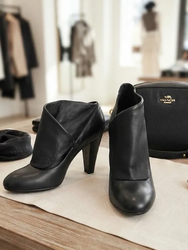 Coach Black Leather Folded Vamp Cone Heel Pumps SO COMFORTABLE! - Image 2