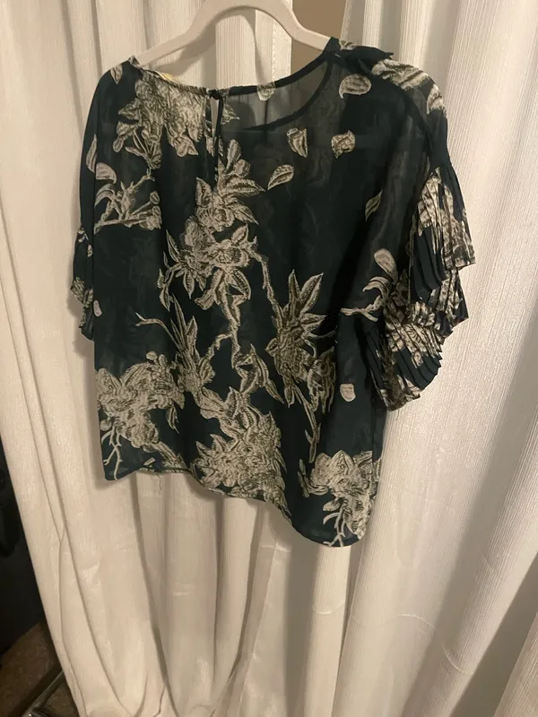 Green Floral Blouse Size M - Image 2