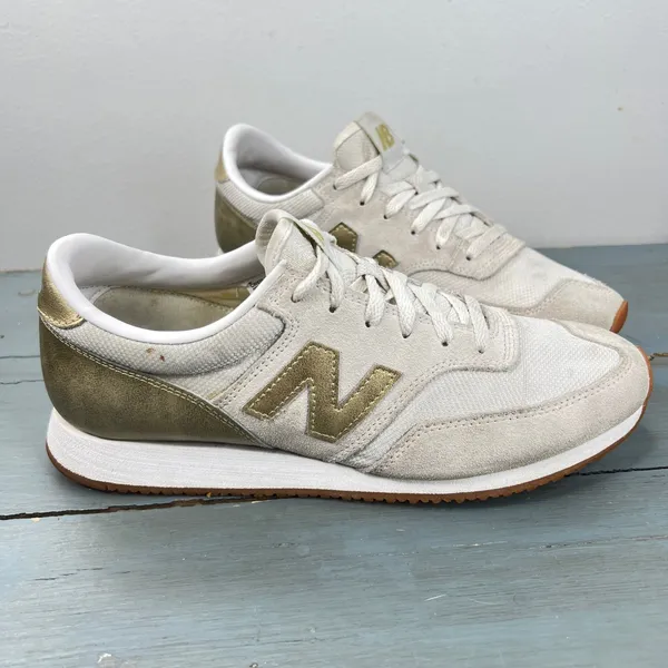 New Balance 620 Women 9.5 Sneakers Cream Gold Metallic CW620JD2 Low Top Shoes - Image 4