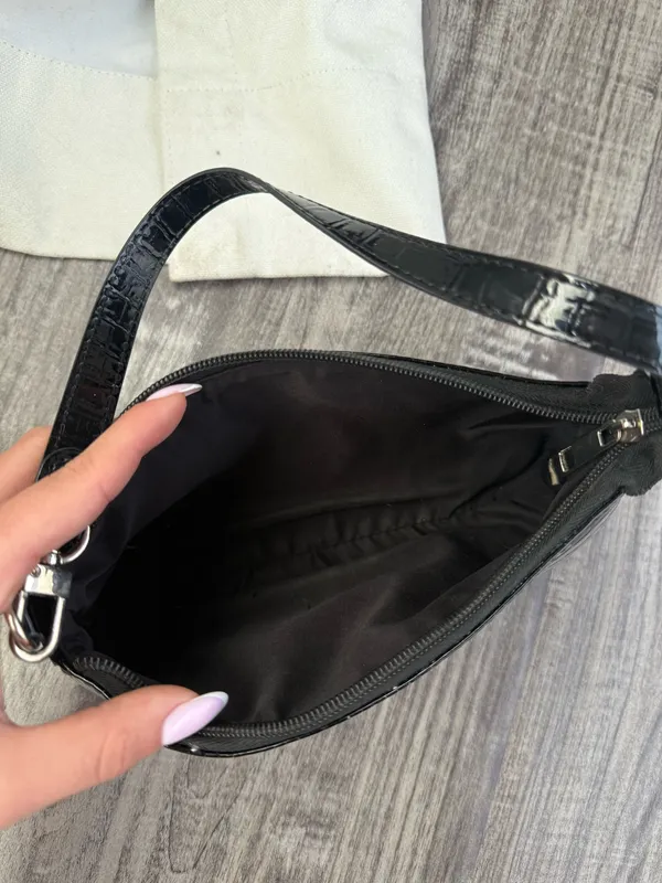 Shein Black Crocodile Baguette Bag - Image 6