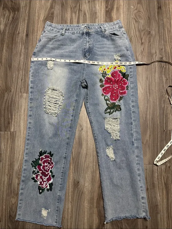 Women’s Straight-Leg Embroidered Light Blue Jeans - Image 5