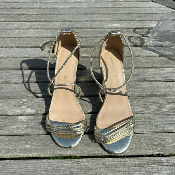 Fashion to Fiqure Belinda Gold Metallic Dress‎ heel sandals women 8 - Image 8