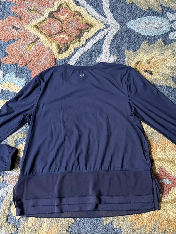 Lululemon Sole Training Long Sleeve Midnight Navy Size 2 Athletic Training - Image 6