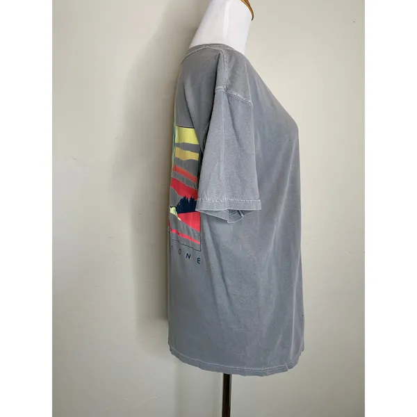 Yellowstone T shirt Bright Back Graphic Tee Sz Medium Cotton - Image 4