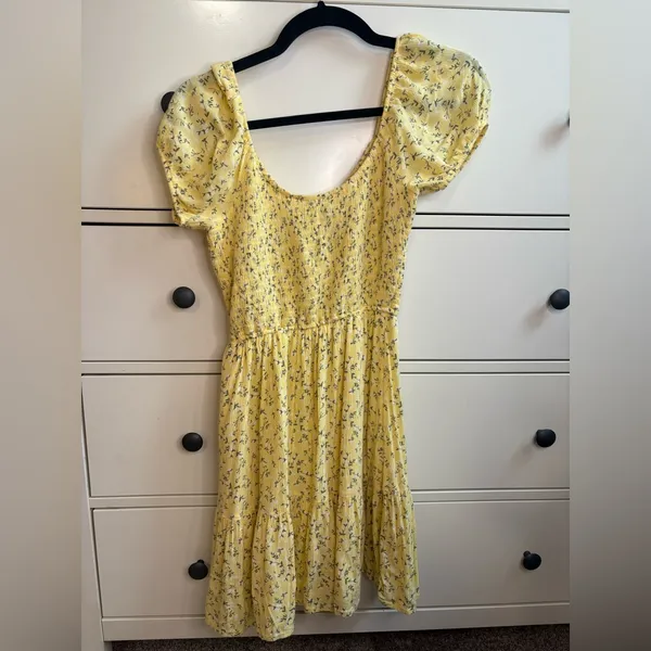 Hollister Yellow Floral Smocked Midi Dress Size S - Image 3