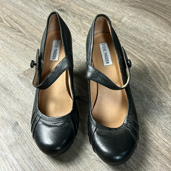 Steve Madden Leather Mary Jane Heels Size 8.5 Medium - Image 2