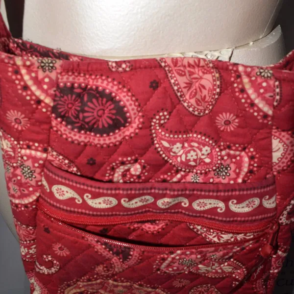 Vera Bradley Crossbody Handbag, "Mesa Red-2006", Zip Closure, Paisley Pattern - Image 3