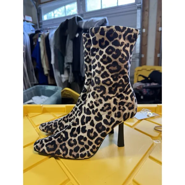 Steve Madden Vakay Boot In Leopard Velvet Women's Size 9 New Animal Print - Image 2