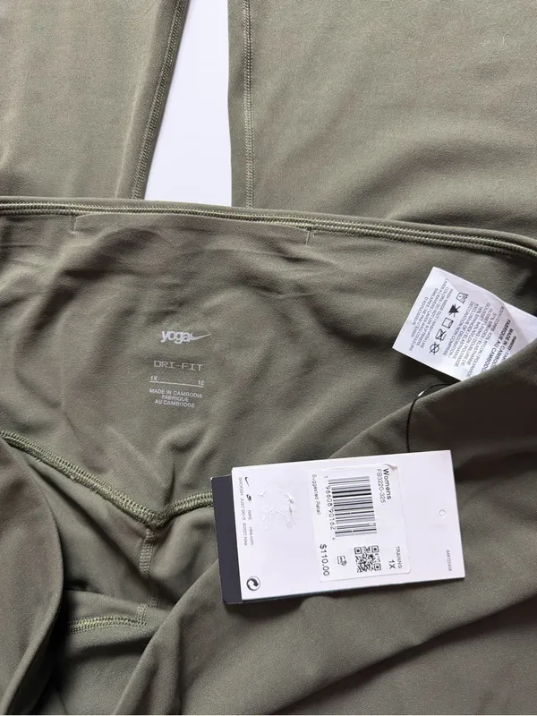 NWT Nike Yoga Dri-FIT Luxe Flared Pants, Green, Size 1X - Image 5