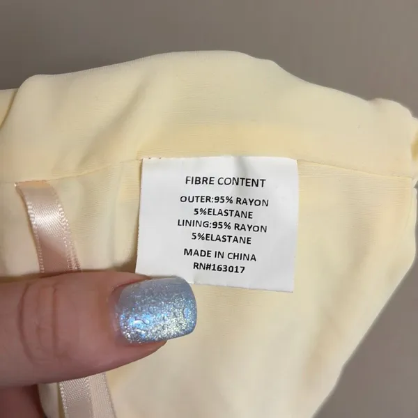 ✨Princess Polly Money Talks Star Detail Sz 6 Top Yellow✨ - Image 9