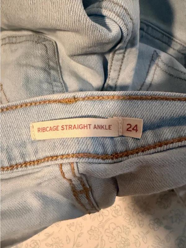 Levis jeans - Image 3