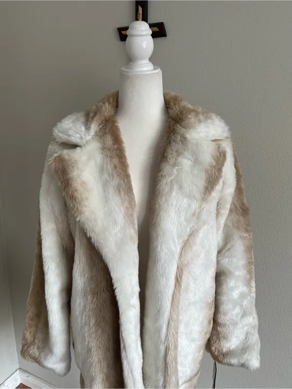 XOXO Two-Tone Faux Fur Coat in Cream & Tan - Image 2