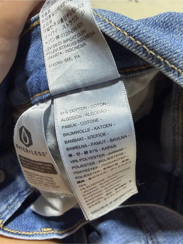 Levi’s mid length Blue Denim Women’s Shorts 29 - Image 3