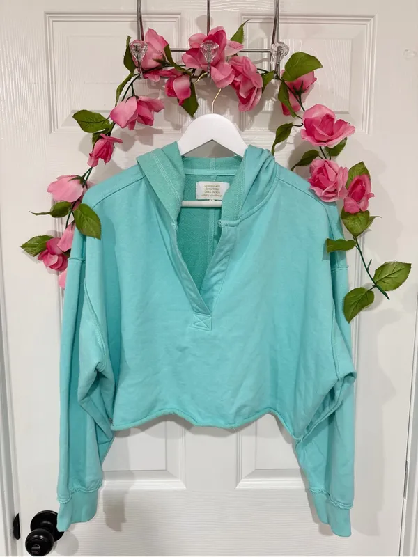 Simply Southern Aqua Cropped Hoodie M Raw Hem V Neck Coastal Beach Pullover - Image 2
