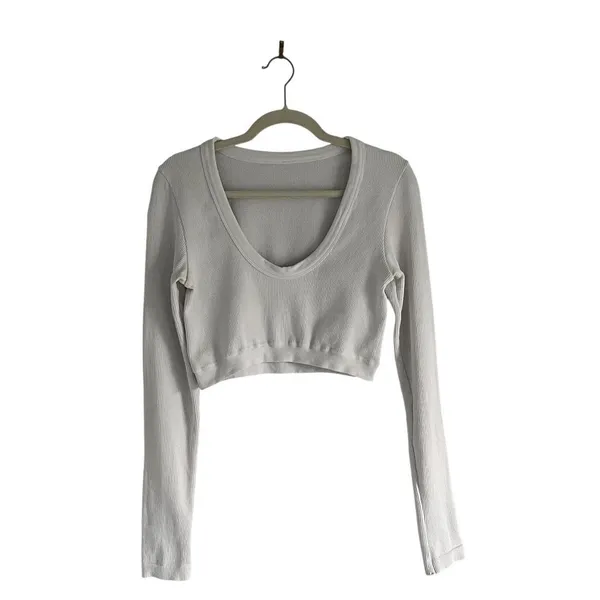 ALO Yoga Seamless Ribbed Cropped Serene Long Sleeve White Size Large - Image 2