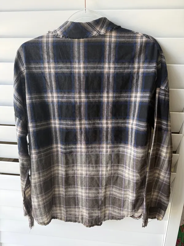 POL Women's Plaid Button-Up Blouse in Navy, Gray and Cream - Image 5