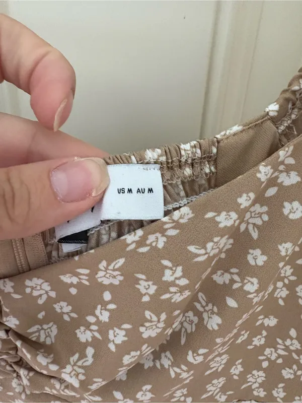 Petal & Pup Leire Floral Maxi Dress Size Medium - Image 5