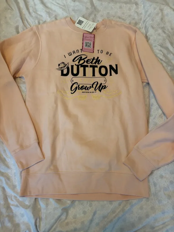 I want to be Beth Dutton when I grow up pink crewneck - Image 8