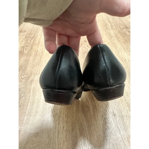 NATURALIZER‎ | Women's Black Leather Classic Slip On Loafer Flats, Size 7 - Image 4