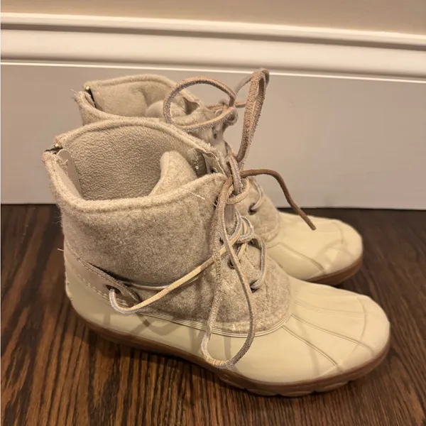 Sperry boots size 6 - Image 4
