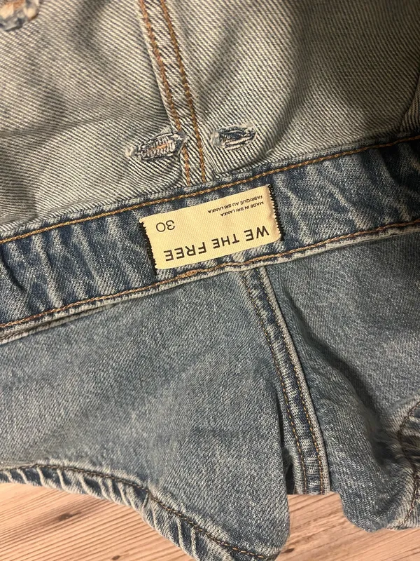 Free people Jean shorts - Image 4