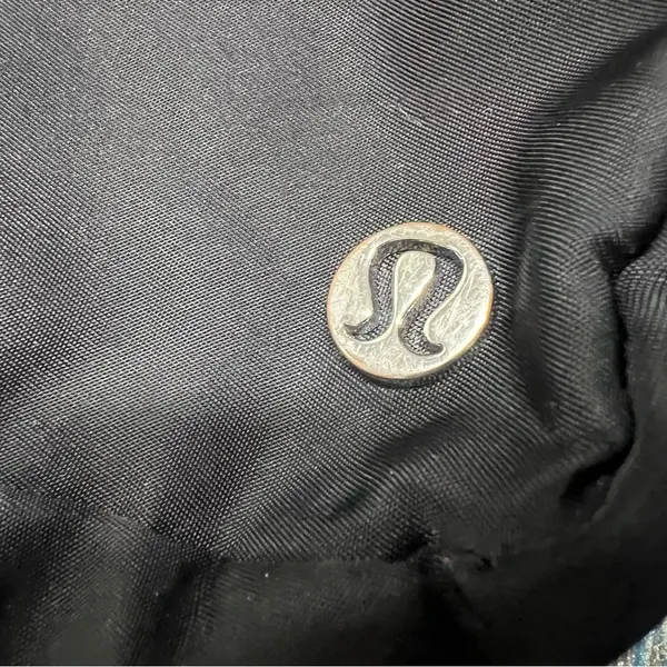lululemon Everywhere Belt Bag Black OS unisex - Image 8