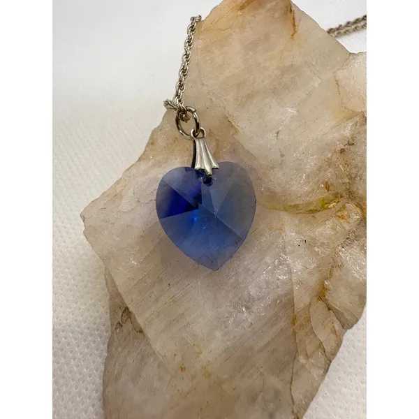 Vintage Blue Faceted Heart Pendant Necklace Silver Tone 16 Inch Rope Chain - Image 4