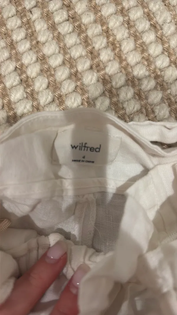 Wilfred Free Aritzia Shorts Linen - Image 3