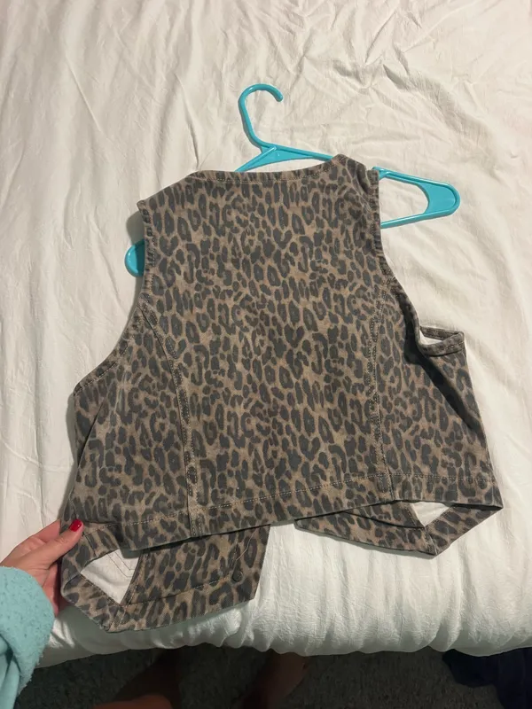 Hidden Jeans cheetah denim vest - Image 4